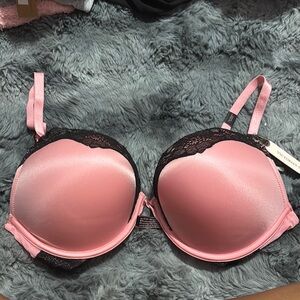 NWT Victoria's Secret Bombshell Pink and Black Lace Bra